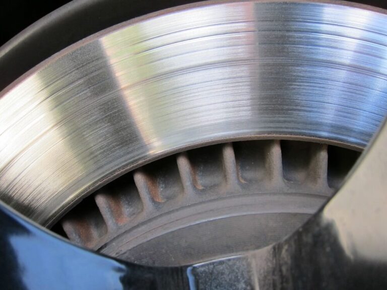 Grooves in Brake Rotors: 5 Main Causes [Solved]